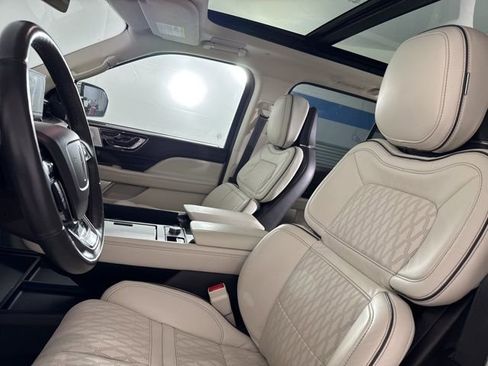 Used 2024 Lincoln Navigator Black Label image 11