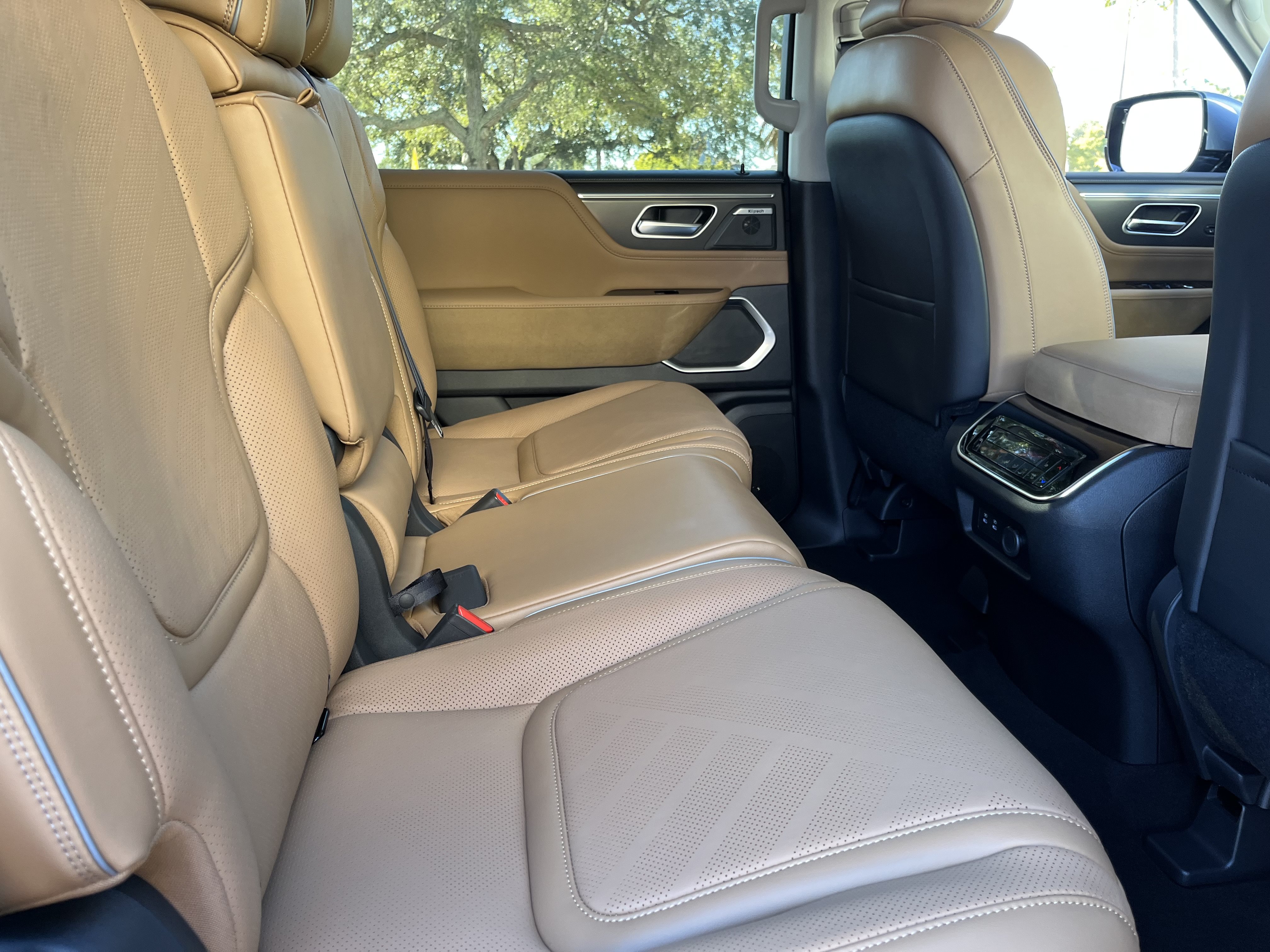 New 2027 INFINITI QX80 Luxe w/ Cargo Package RWD image 19