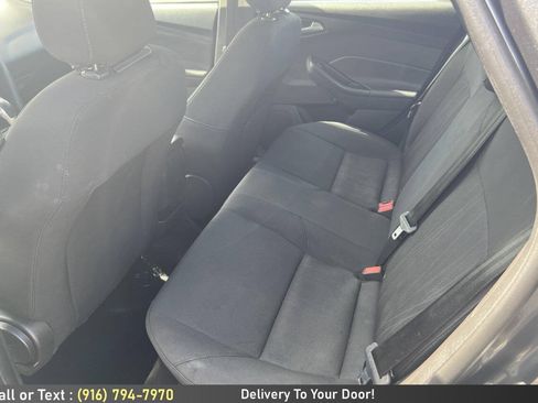 Used 2018 Ford Focus SE FWD image 14