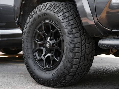 Used 2020 Toyota Tacoma SR5 image 67