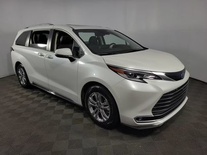 Used 2022 Toyota Sienna Platinum