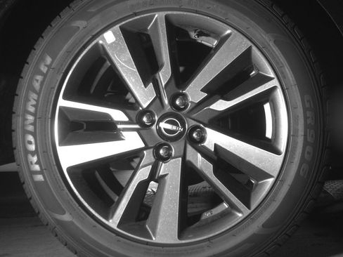 Used 2025 Nissan Versa SV FWD image 15