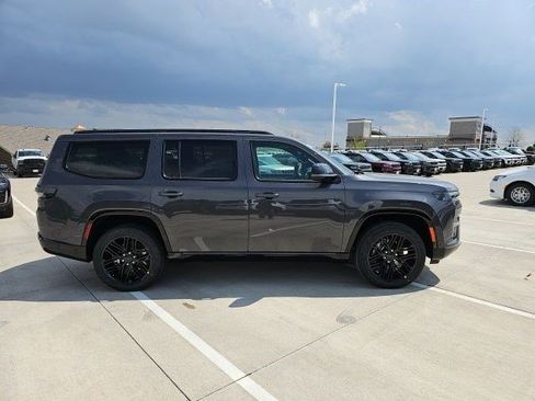 New 2026 Jeep Grand Wagoneer Limited AWD/4WD image 7