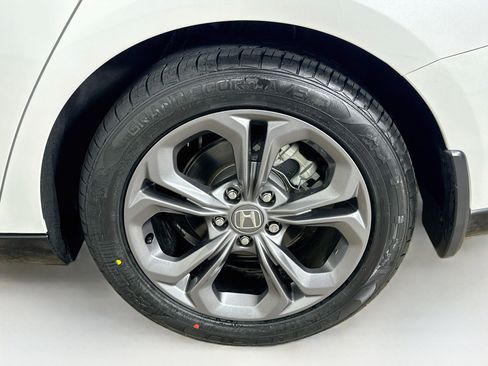 Used 2025 Honda Accord EX-L image 11