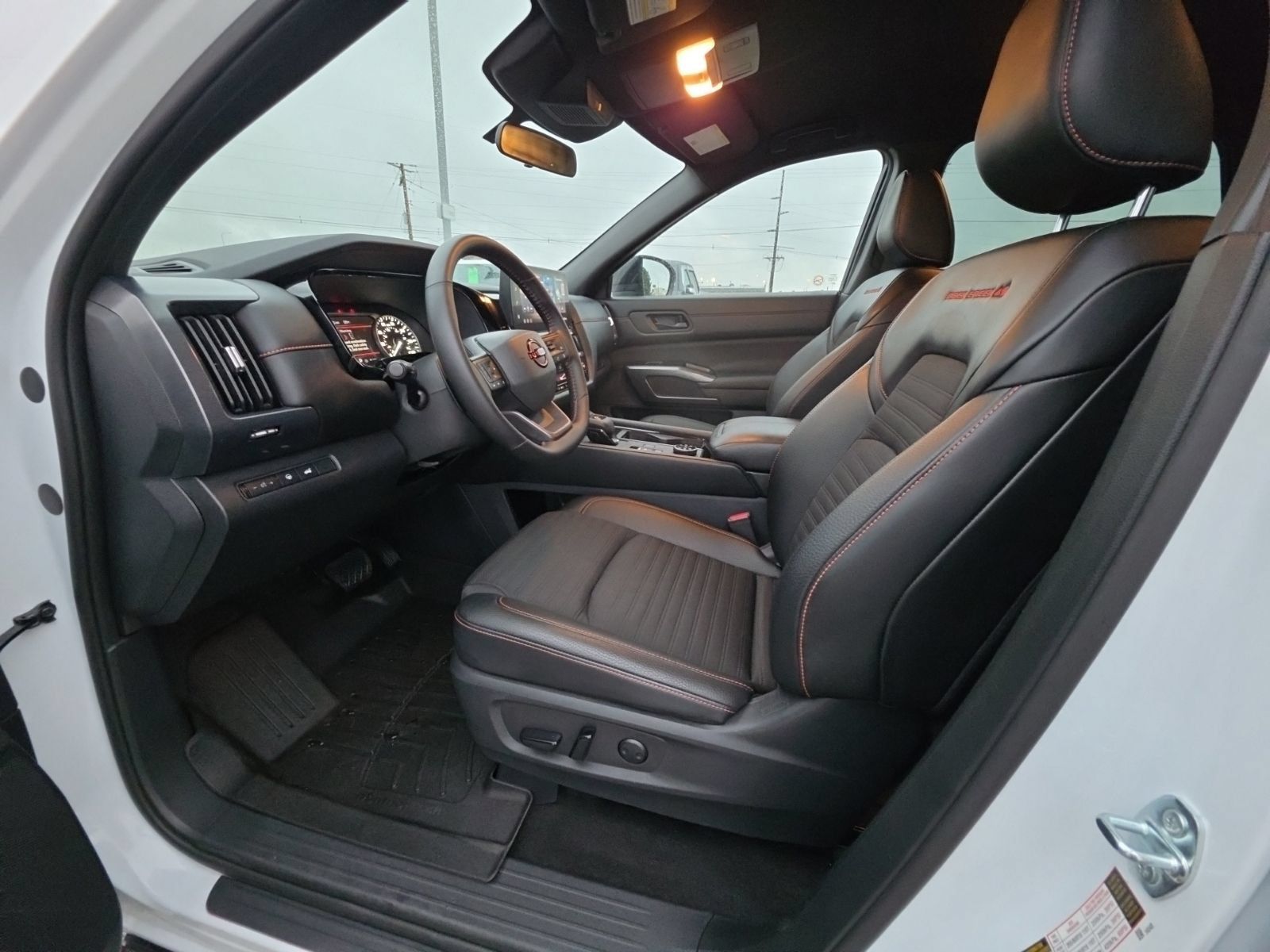 Used 2026 Nissan Pathfinder Rock Creek AWD/4WD image 9