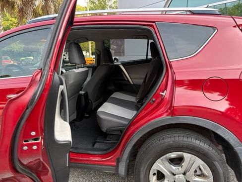 Used 2014 Toyota RAV4 LE FWD image 22
