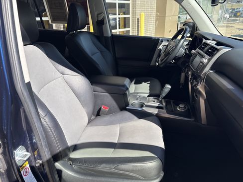 Used 2017 Toyota 4Runner SR5 Premium image 33