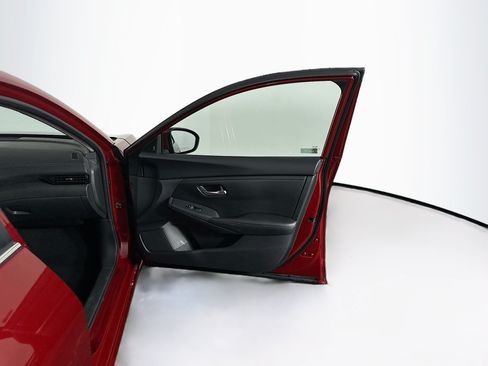 Used 2025 Nissan Sentra SV FWD image 29