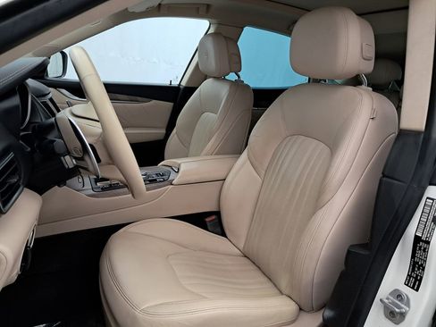 Used 2019 Maserati Levante S image 7