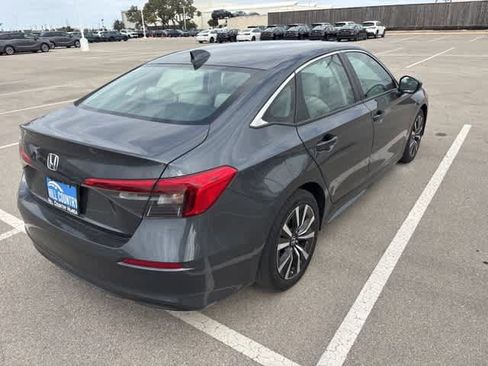 Used 2023 Honda Civic EX image 5