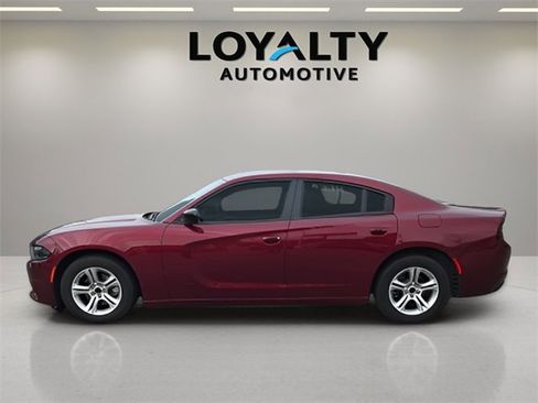 Used 2023 Dodge Charger SXT image 2
