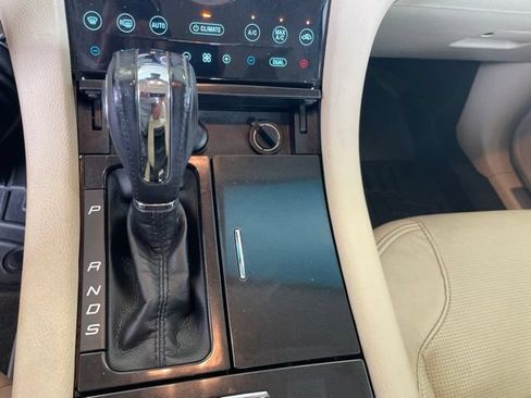 Used 2018 Ford Taurus Limited w/ Driver Assist Package FWD image 41