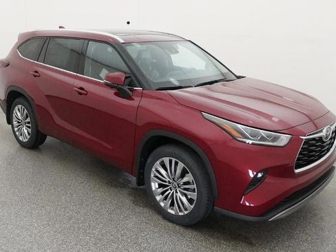 New 2026 Toyota Highlander Platinum AWD/4WD image 13