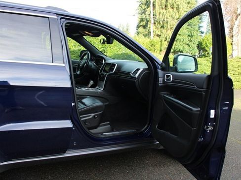 Used 2018 Jeep Grand Cherokee Limited image 15