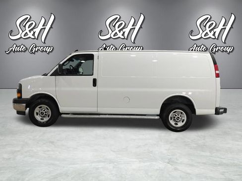 Used 2024 GMC Savana 2500 w/ Driver Convenience Package image 14