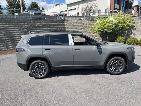 New 2026 Jeep Cherokee Laredo image 3