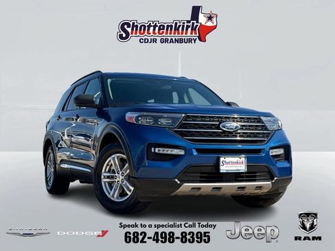 Used 2023 Ford Explorer XLT w/ Equipment Group 202A RWD image 1