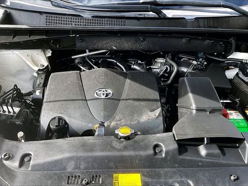 Used 2017 Toyota Highlander XLE image 32