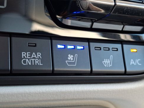 Certified 2025 MAZDA CX-90 3.3 Turbo S w/ Premium Package image 27