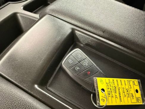 Used 2024 Chevrolet Silverado 2500 LT AWD/4WD image 32