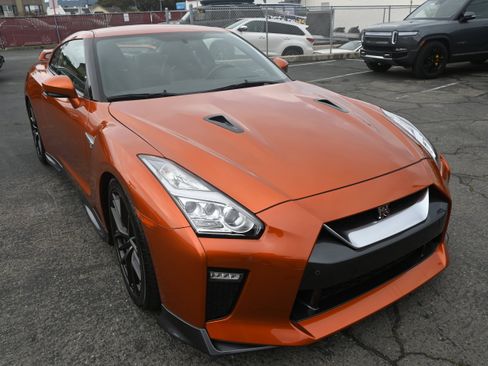 Used 2017 Nissan GT-R Premium AWD/4WD image 27