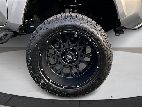 Used 2018 Toyota Tacoma SR5 image 30