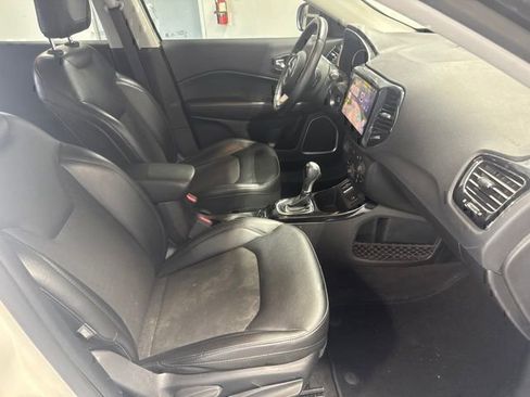 Used 2019 Jeep Compass Latitude FWD image 20
