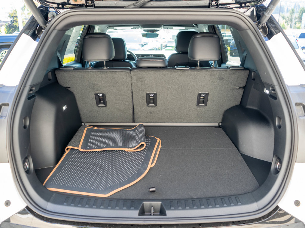 New 2027 GMC Terrain AT4 w/ Convenience Package III AWD/4WD image 30