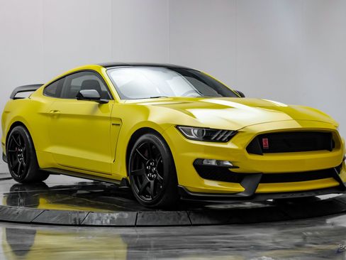 Used 2017 Ford Mustang Shelby GT350R w/ GT350R Equipment Group 920A RWD image 23