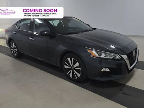 Used 2021 Nissan Altima 2.5 SV FWD image 1