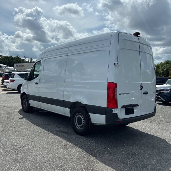Used 2025 Mercedes-Benz Sprinter 2500 image 5