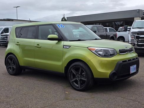 Used 2016 Kia Soul image 29