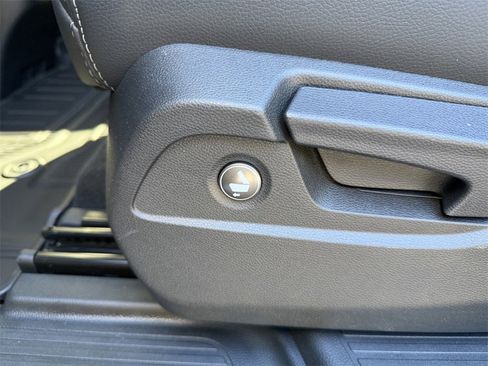 New 2025 Honda Pilot Touring image 13