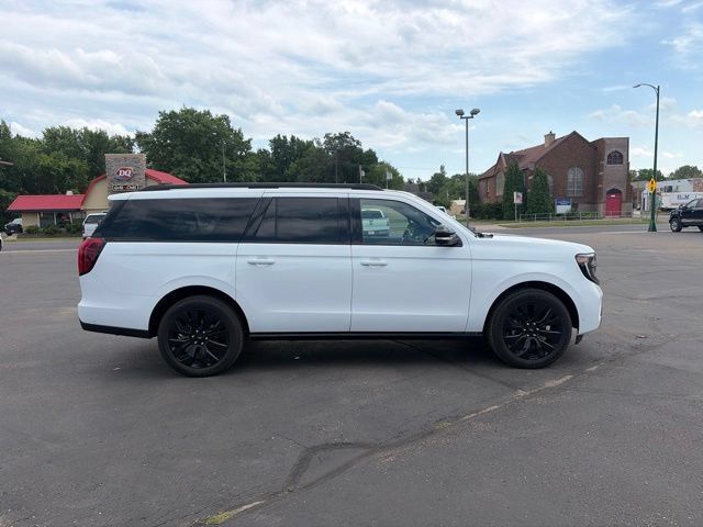 Used 2025 Ford Expedition Max Platinum w/ Stealth Appearance Package AWD/4WD image 4