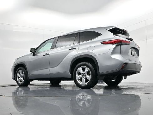 Certified 2023 Toyota Highlander LE image 51