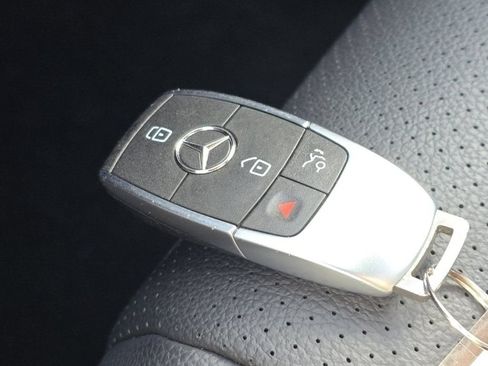 Used 2025 Mercedes-Benz GLS 450 4MATIC image 34