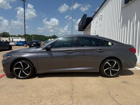 Used 2020 Honda Accord Sport image 3