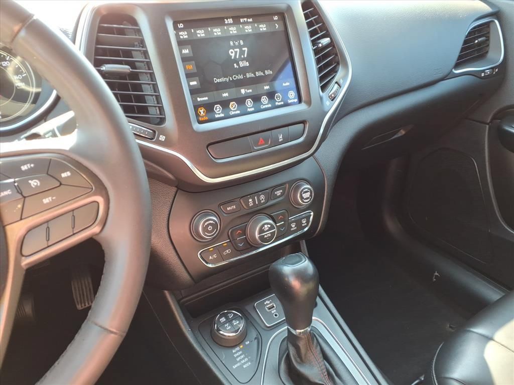 Used 2022 Jeep Cherokee Trailhawk w/ Comfort/Convenience Group AWD/4WD image 27