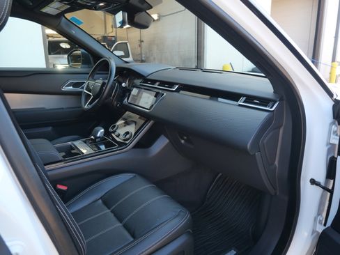 Used 2022 Land Rover Range Rover Velar R-Dynamic S image 14