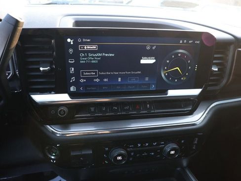 Used 2024 Chevrolet Silverado 3500 High Country w/ High Country Premium Package image 17