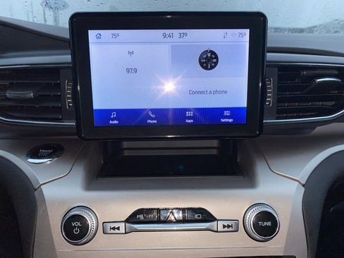 Certified 2023 Ford Explorer XLT w/ Equipment Group 202A image 11