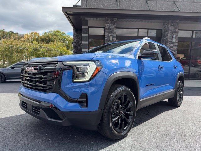 Used 2025 GMC Terrain Elevation w/ Elevation Premium Package AWD/4WD image 4