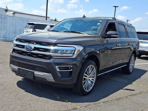 Used 2024 Ford Expedition Max Limited AWD/4WD image 5