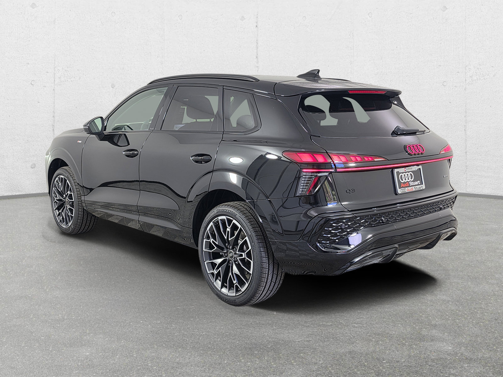 New 2026 Audi Q3 quattro 2.0T AWD/4WD image 4