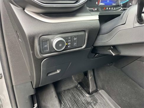 Used 2022 Ford Explorer XLT w/ Equipment Group 202A image 30