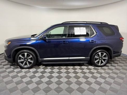 Used 2023 Honda Pilot Touring image 3