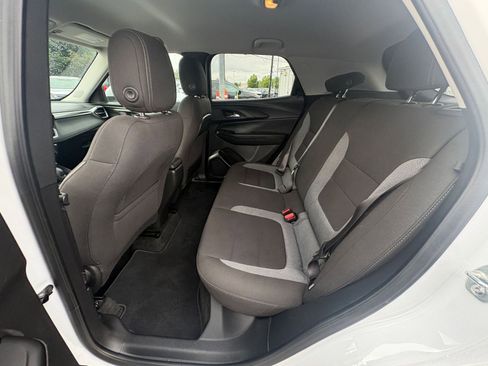 Used 2025 Chevrolet TrailBlazer LT FWD image 24