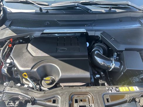 Certified 2025 Land Rover Discovery Sport Dynamic SE AWD/4WD image 17