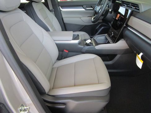New 2027 GMC Terrain Elevation w/ Elevation Premium Package FWD image 28