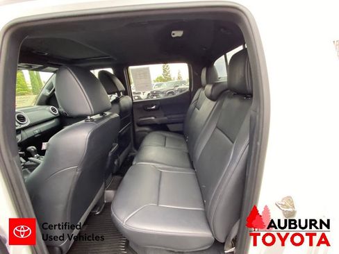 Certified 2020 Toyota Tacoma TRD Off-Road w/ TRD Premium Off Road Package AWD/4WD image 23